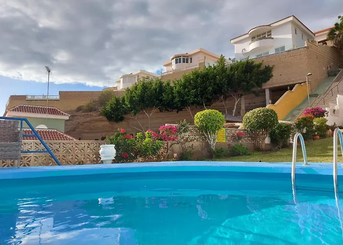 Tucan Next To Siam Park Адехе