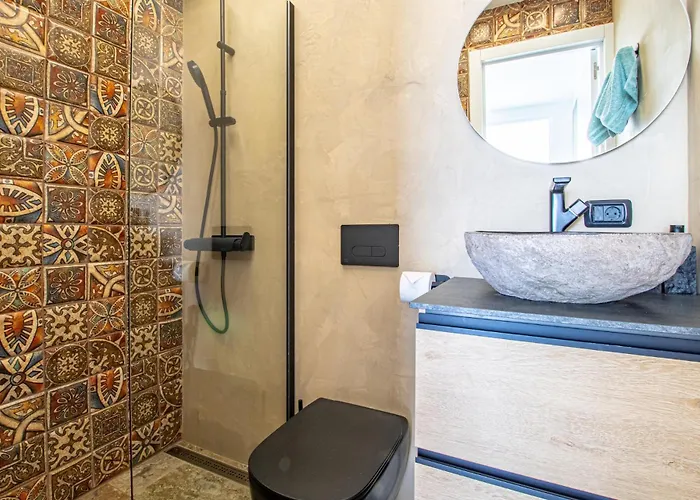 Tucan Next To Siam Park * Адехе